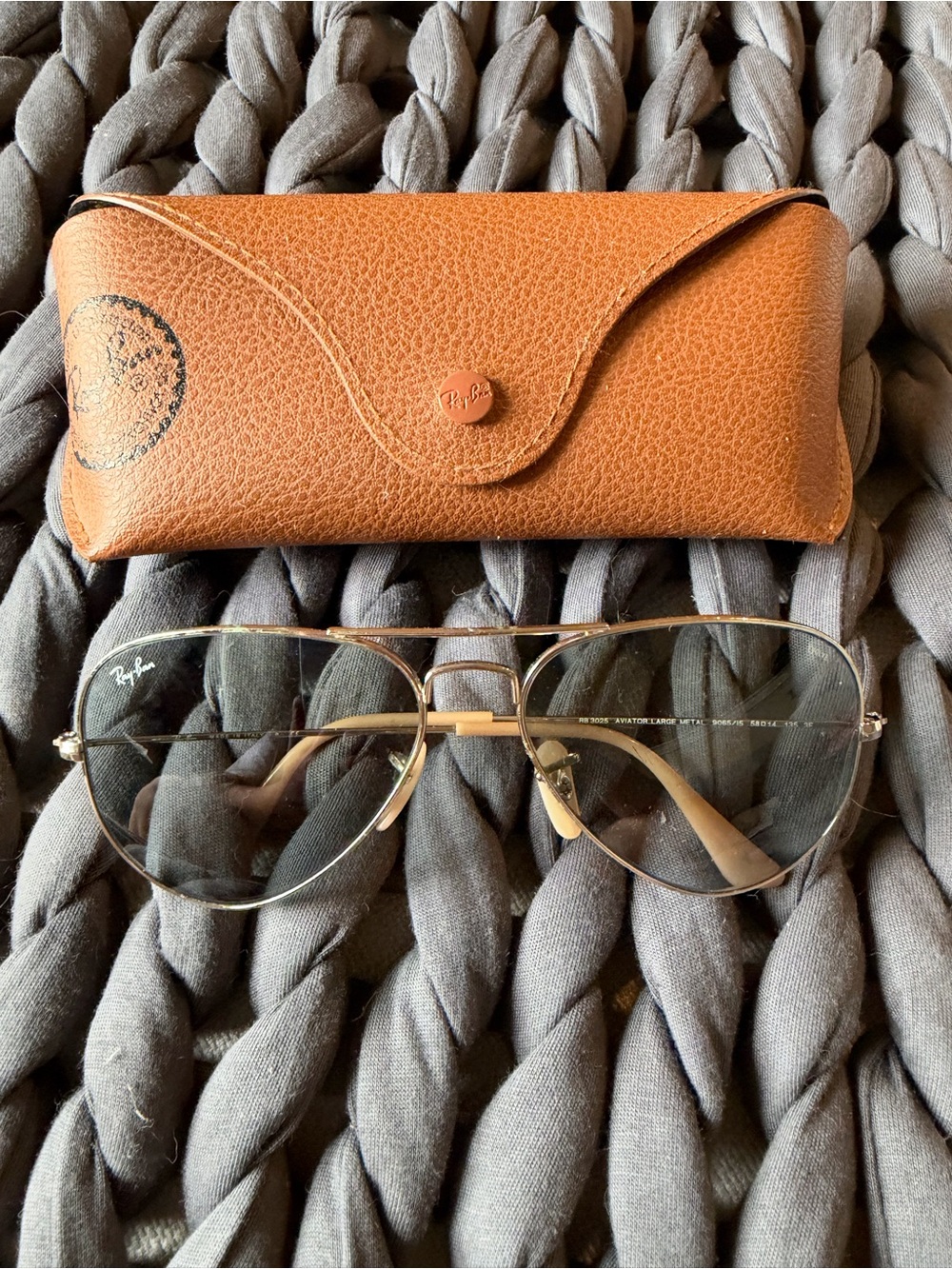 Ray-Ban Aviator Sunglasses in Gold with Brown Case